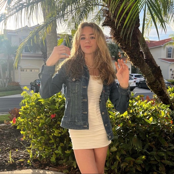 Meet your Posher, Lauren - Picture 1 of 1